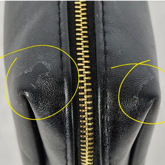 YSL BEAUTY MAKEUP BAG – BLACK LEATHER – GOLD ZIPPER – RARE EMBOSSED LIP DETAIL - Picture 10 of 11